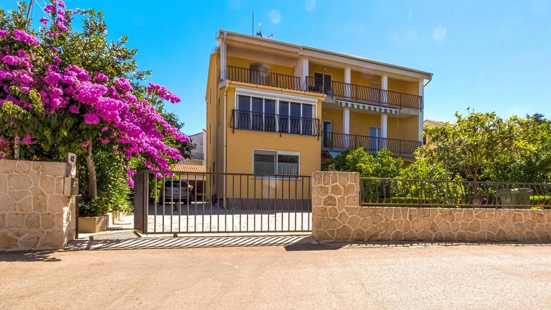 Guest House Minak Zadar 0*,